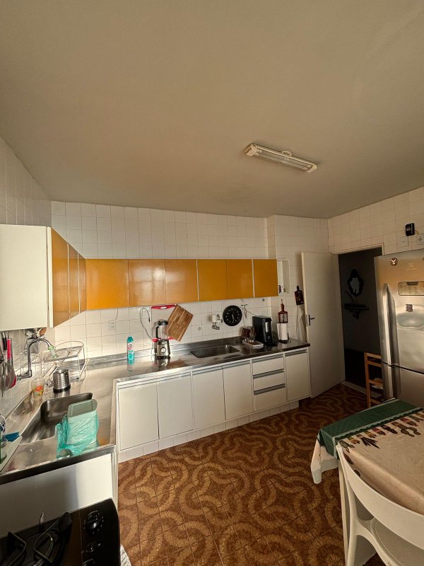 APARTAMENTO 4 QUARTOS 2 SUÍTES ANDAR ALTO NASCENTE VARANDA 2 GARAGENS À VENDA NA BARRA! Rua Fernão de Magalhães Salvador - 
