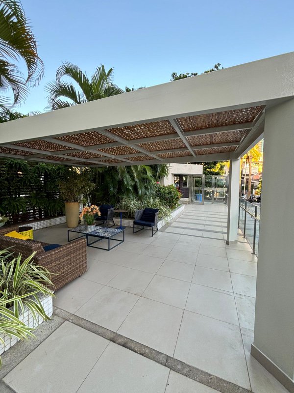 APARTAMENTO 4 QUARTOS 2 SUÍTES ANDAR ALTO NASCENTE VARANDA 2 GARAGENS À VENDA NA BARRA! Rua Fernão de Magalhães Salvador - 