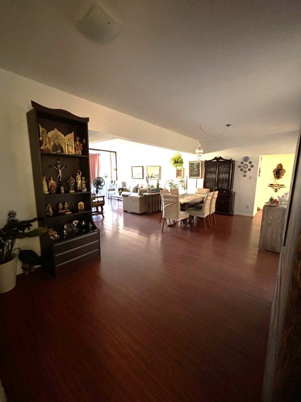 APARTAMENTO 4 QUARTOS 2 SUÍTES ANDAR ALTO NASCENTE VARANDA 2 GARAGENS À VENDA NA BARRA! Rua Fernão de Magalhães Salvador - 