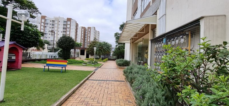 More no aconchegante condomínio Dom Pedro Rua Manuel Sequeira e Sá São Paulo - 