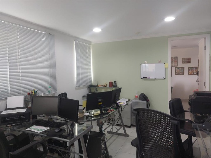 Sala comercial para seu negócio Rua Saguairu São Paulo - 
