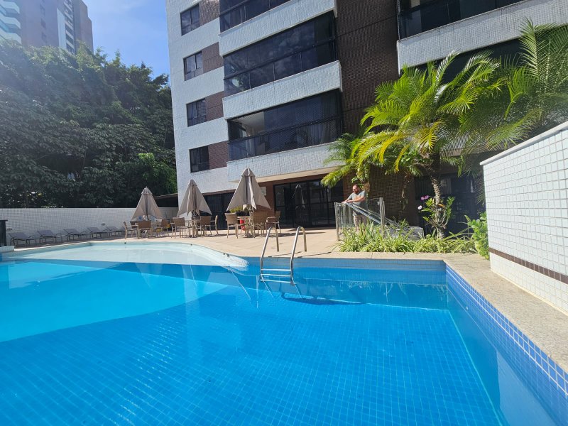 APARTAMENTO 3 SUÍTES VARANDA LAVABO PISCINA ACADEMIA 2 GARAGENS À VENDA NA GRAÇA!! Rua Manoel Barreto Salvador - 