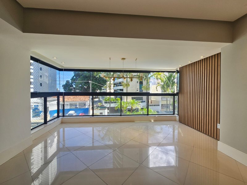 APARTAMENTO 3 SUÍTES VARANDA LAVABO PISCINA ACADEMIA 2 GARAGENS À VENDA NA GRAÇA!! Rua Manoel Barreto Salvador - 