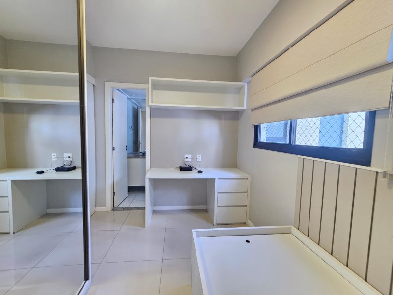 APARTAMENTO 3 SUÍTES VARANDA LAVABO PISCINA ACADEMIA 2 GARAGENS À VENDA NA GRAÇA!! Rua Manoel Barreto Salvador - 