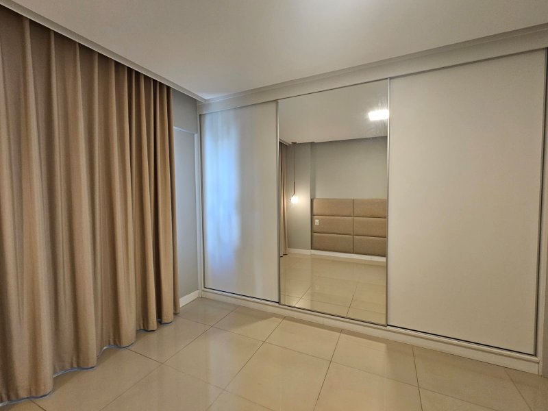 APARTAMENTO 3 SUÍTES VARANDA LAVABO PISCINA ACADEMIA 2 GARAGENS À VENDA NA GRAÇA!! Rua Manoel Barreto Salvador - 