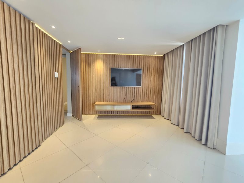 APARTAMENTO 3 SUÍTES VARANDA LAVABO PISCINA ACADEMIA 2 GARAGENS À VENDA NA GRAÇA!! Rua Manoel Barreto Salvador - 