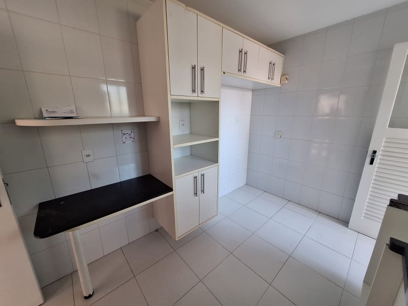 APARTAMENTO 3 QUARTOS SUÍTE VARANDA NASCENTE ELEVADOR GARAGEM PISCINA À VENDA BARRA! Rua Raul Drumond Salvador - 