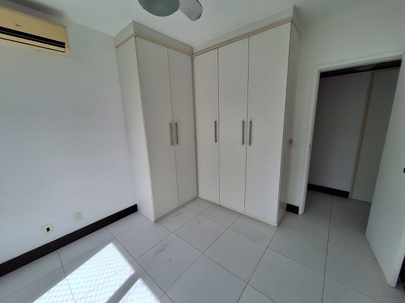 APARTAMENTO 3 QUARTOS SUÍTE VARANDA NASCENTE ELEVADOR GARAGEM PISCINA À VENDA BARRA! Rua Raul Drumond Salvador - 