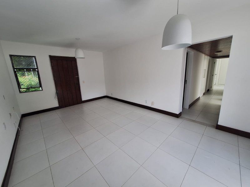 APARTAMENTO 3 QUARTOS SUÍTE VARANDA NASCENTE ELEVADOR GARAGEM PISCINA À VENDA BARRA! Rua Raul Drumond Salvador - 