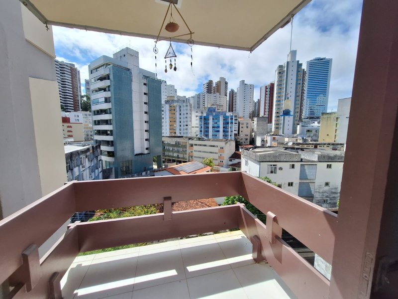 APARTAMENTO 3 QUARTOS SUÍTE VARANDA NASCENTE ELEVADOR GARAGEM PISCINA À VENDA BARRA! Rua Raul Drumond Salvador - 