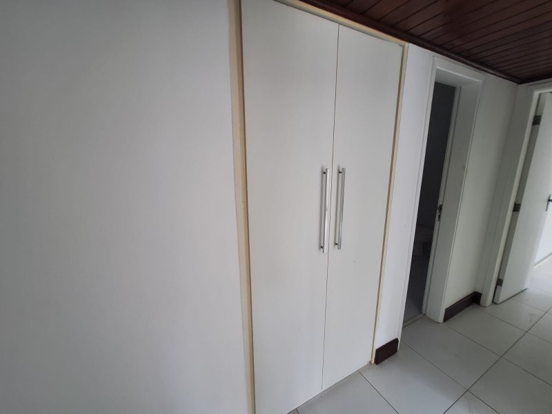 APARTAMENTO 3 QUARTOS SUÍTE VARANDA NASCENTE ELEVADOR GARAGEM PISCINA À VENDA BARRA! Rua Raul Drumond Salvador - 