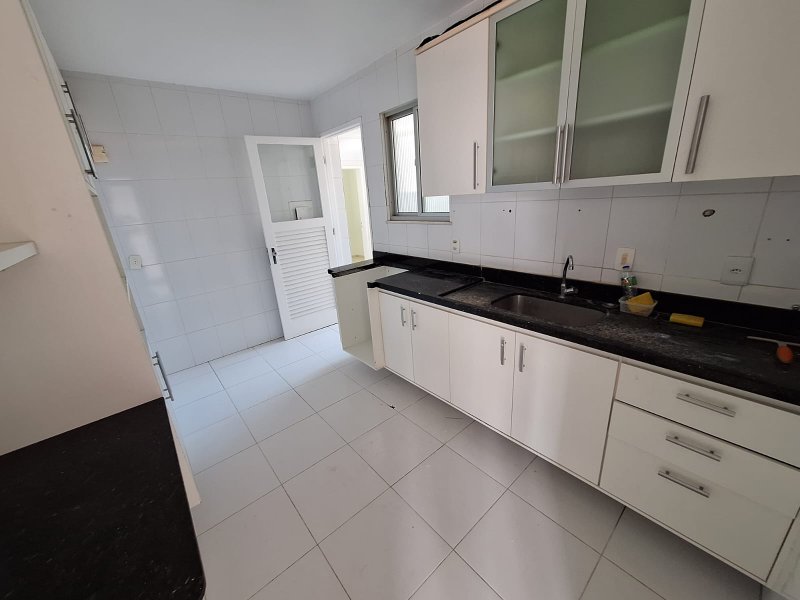 APARTAMENTO 3 QUARTOS SUÍTE VARANDA NASCENTE ELEVADOR GARAGEM PISCINA À VENDA BARRA! Rua Raul Drumond Salvador - 