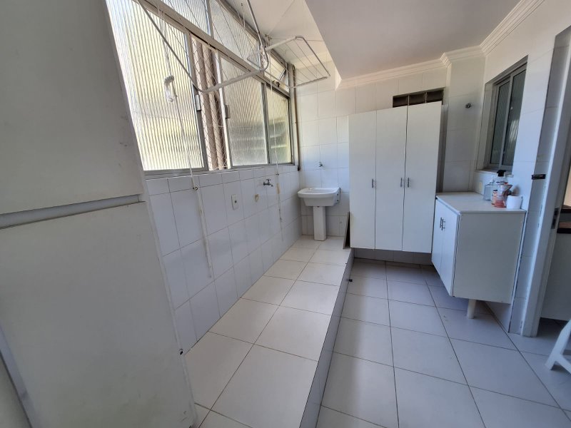 APARTAMENTO 3 QUARTOS SUÍTE VARANDA NASCENTE ELEVADOR GARAGEM PISCINA À VENDA BARRA! Rua Raul Drumond Salvador - 