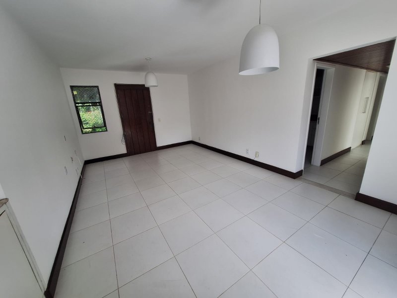 APARTAMENTO 3 QUARTOS SUÍTE VARANDA NASCENTE ELEVADOR GARAGEM PISCINA À VENDA BARRA! Rua Raul Drumond Salvador - 