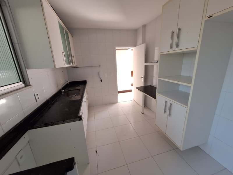 APARTAMENTO 3 QUARTOS SUÍTE VARANDA NASCENTE ELEVADOR GARAGEM PISCINA À VENDA BARRA! Rua Raul Drumond Salvador - 