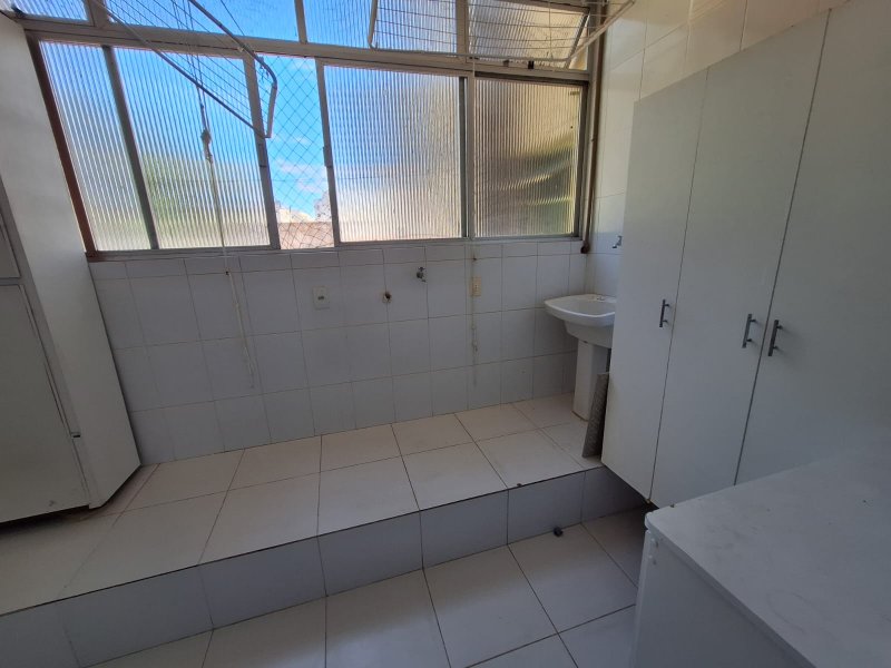 APARTAMENTO 3 QUARTOS SUÍTE VARANDA NASCENTE ELEVADOR GARAGEM PISCINA À VENDA BARRA! Rua Raul Drumond Salvador - 