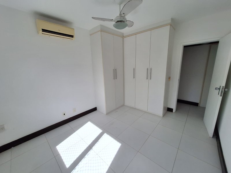 APARTAMENTO 3 QUARTOS SUÍTE VARANDA NASCENTE ELEVADOR GARAGEM PISCINA À VENDA BARRA! Rua Raul Drumond Salvador - 
