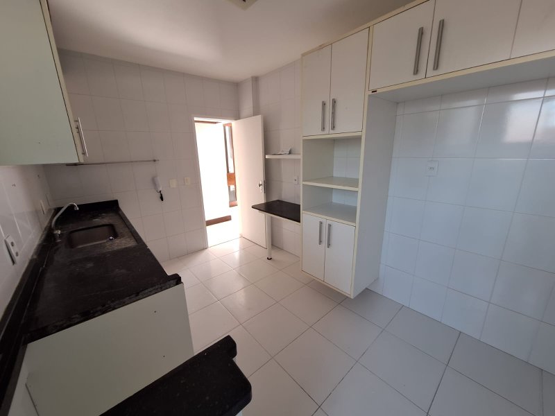 APARTAMENTO 3 QUARTOS SUÍTE VARANDA NASCENTE ELEVADOR GARAGEM PISCINA À VENDA BARRA! Rua Raul Drumond Salvador - 