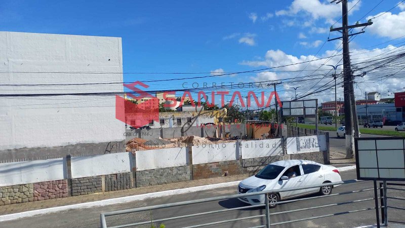 Lojão na Estrada do Coco Avenida Santos Dumont Lauro de Freitas - 