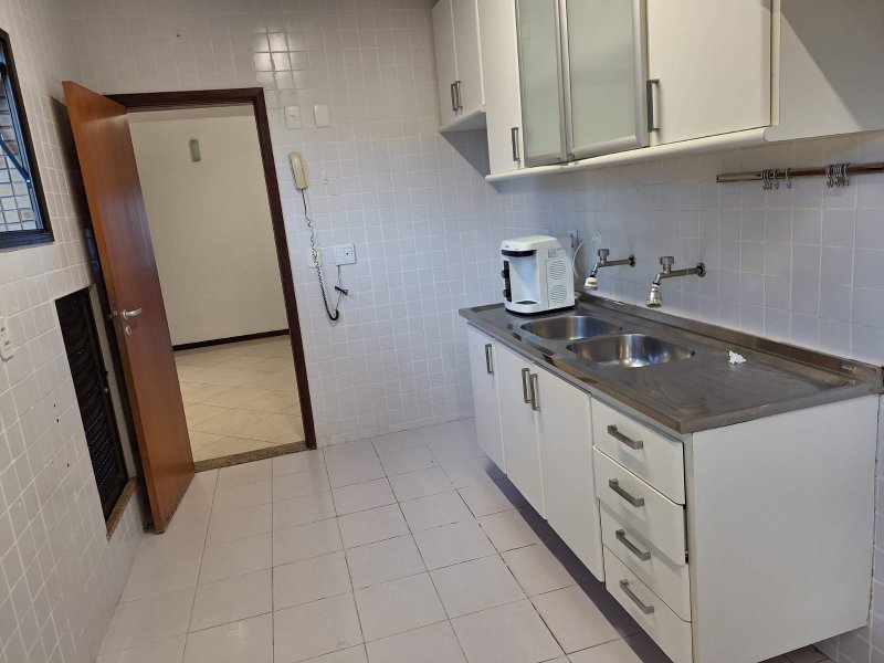 APARTAMENTO 3 QUARTOS SUÍTE VARANDA PISCINA ACADEMIA ELEVADOR 2 GARAGENS À VENDA NA GRAÇA! Rua Santa Rita de Cássia Salvador - 