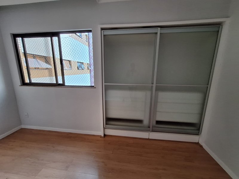 APARTAMENTO 3 QUARTOS SUÍTE VARANDA PISCINA ACADEMIA ELEVADOR 2 GARAGENS À VENDA NA GRAÇA! Rua Santa Rita de Cássia Salvador - 