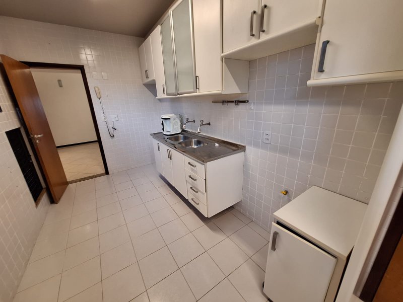 APARTAMENTO 3 QUARTOS SUÍTE VARANDA PISCINA ACADEMIA ELEVADOR 2 GARAGENS À VENDA NA GRAÇA! Rua Santa Rita de Cássia Salvador - 
