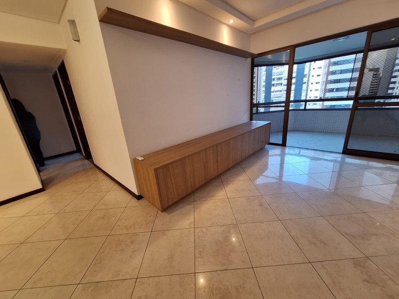 APARTAMENTO 3 QUARTOS SUÍTE VARANDA PISCINA ACADEMIA ELEVADOR 2 GARAGENS À VENDA NA GRAÇA! Rua Santa Rita de Cássia Salvador - 