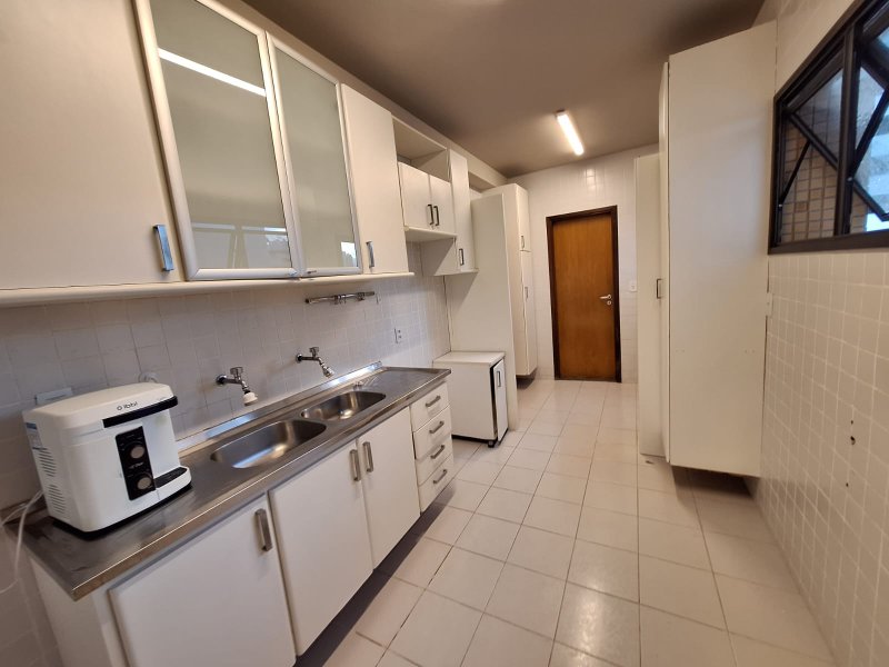APARTAMENTO 3 QUARTOS SUÍTE VARANDA PISCINA ACADEMIA ELEVADOR 2 GARAGENS À VENDA NA GRAÇA! Rua Santa Rita de Cássia Salvador - 