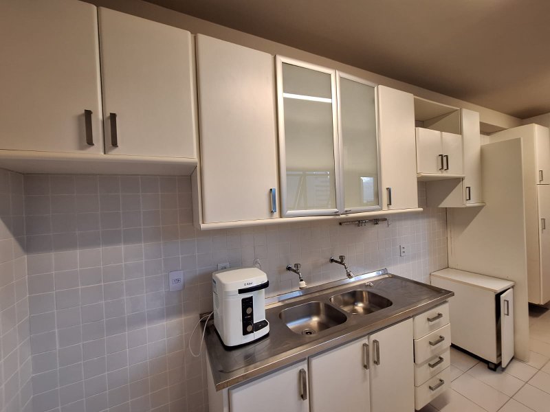 APARTAMENTO 3 QUARTOS SUÍTE VARANDA PISCINA ACADEMIA ELEVADOR 2 GARAGENS À VENDA NA GRAÇA! Rua Santa Rita de Cássia Salvador - 