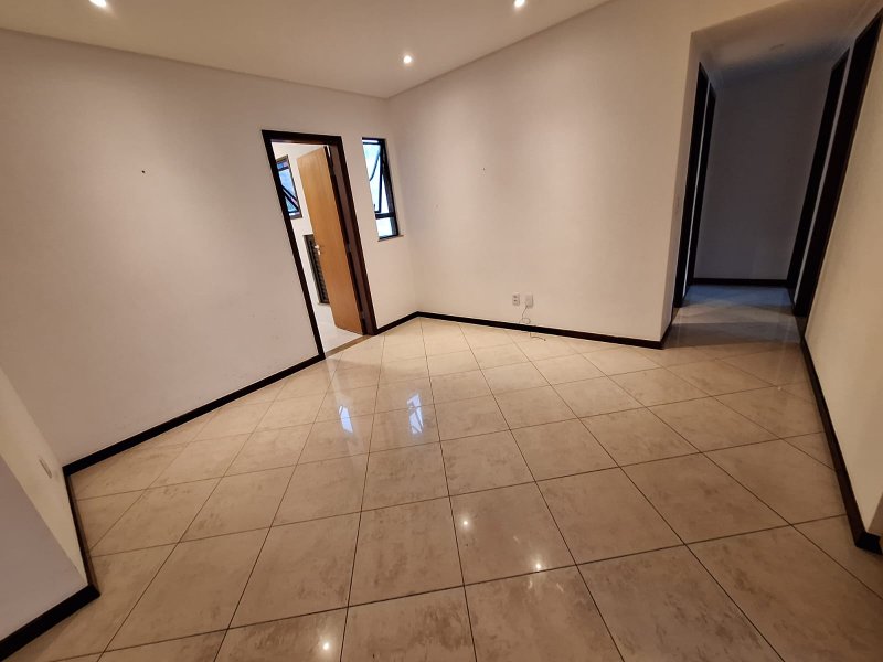 APARTAMENTO 3 QUARTOS SUÍTE VARANDA PISCINA ACADEMIA ELEVADOR 2 GARAGENS À VENDA NA GRAÇA! Rua Santa Rita de Cássia Salvador - 