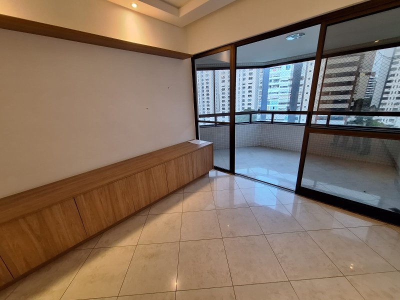 APARTAMENTO 3 QUARTOS SUÍTE VARANDA PISCINA ACADEMIA ELEVADOR 2 GARAGENS À VENDA NA GRAÇA! Rua Santa Rita de Cássia Salvador - 