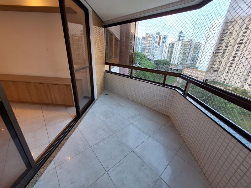 APARTAMENTO 3 QUARTOS SUÍTE VARANDA PISCINA ACADEMIA ELEVADOR 2 GARAGENS À VENDA NA GRAÇA! Rua Santa Rita de Cássia Salvador - 