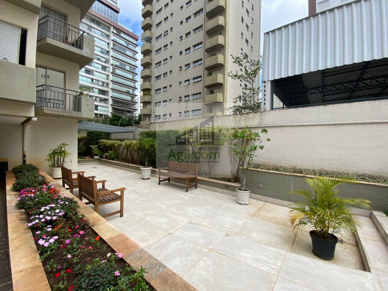 APARTAMENTO À VENDA E PARA LOCAÇÃO NO BROOKLIN COM 2 DORMITÓRIOS E 1 VAGA Rua Guararapes São Paulo - 