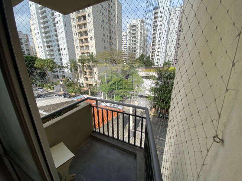 APARTAMENTO À VENDA E PARA LOCAÇÃO NO BROOKLIN COM 2 DORMITÓRIOS E 1 VAGA Rua Guararapes São Paulo - 