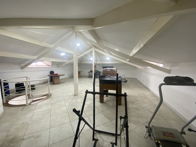 CASA MOBILIADA NO CONDOMÍNIO ARUJAZINHO 5 DISPONÍVEL PARA LOCAÇÃO!!! - Arujá - 