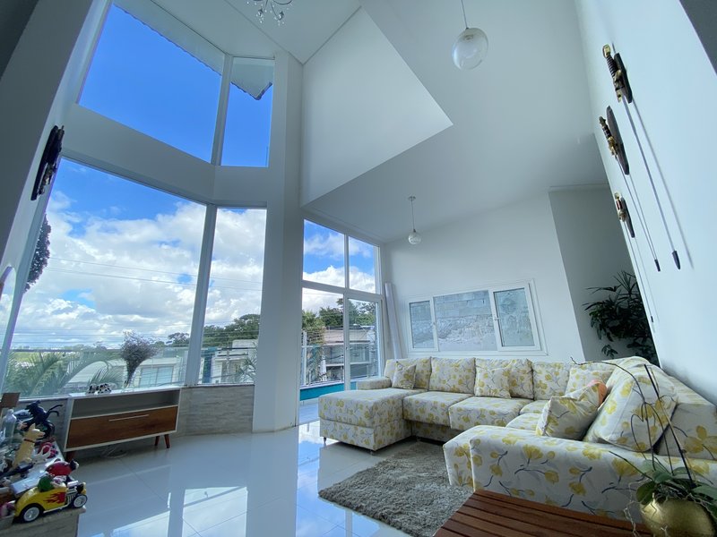 CASA MOBILIADA NO CONDOMÍNIO ARUJAZINHO 5 DISPONÍVEL PARA LOCAÇÃO!!! - Arujá - 