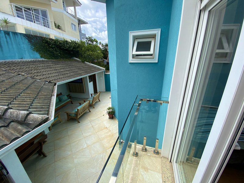 CASA MOBILIADA NO CONDOMÍNIO ARUJAZINHO 5 DISPONÍVEL PARA LOCAÇÃO!!! - Arujá - 