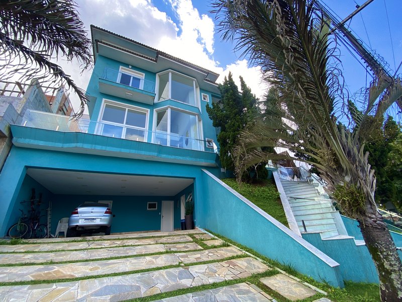 CASA MOBILIADA NO CONDOMÍNIO ARUJAZINHO 5 DISPONÍVEL PARA LOCAÇÃO!!! - Arujá - 