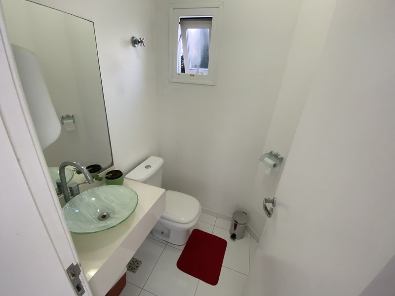 CASA MOBILIADA NO CONDOMÍNIO ARUJAZINHO 5 DISPONÍVEL PARA LOCAÇÃO!!! - Arujá - 