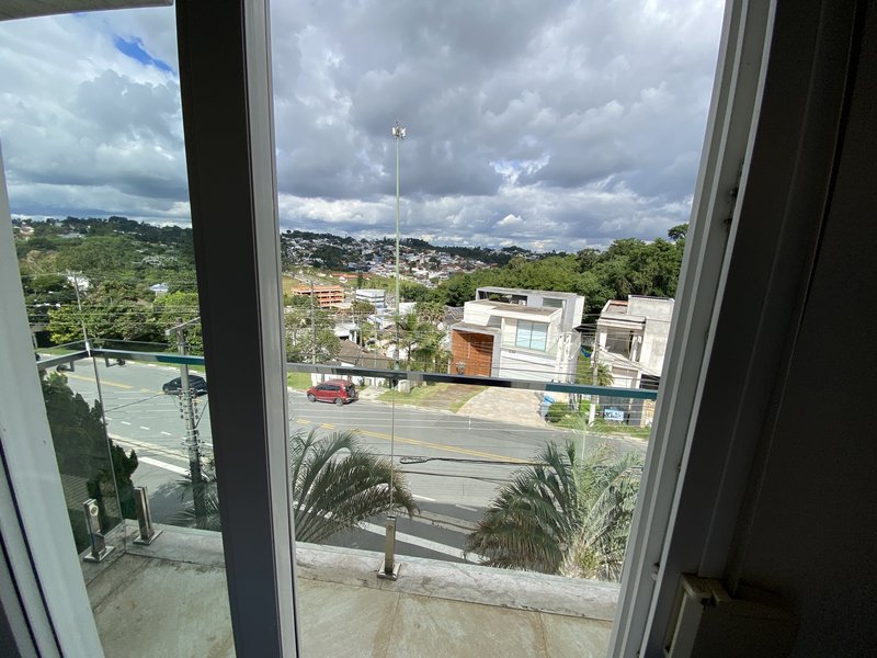 CASA MOBILIADA NO CONDOMÍNIO ARUJAZINHO 5 DISPONÍVEL PARA LOCAÇÃO!!! - Arujá - 