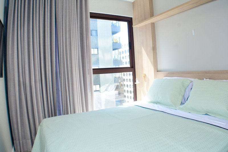 APARTAMENTO QUARTO E SALA VARANDA ELEVADOR PISCINA ACADEMIA GARAGEM LOCAÇÃO NA BARRA!!! Rua Alfredo Magalhães Salvador - 