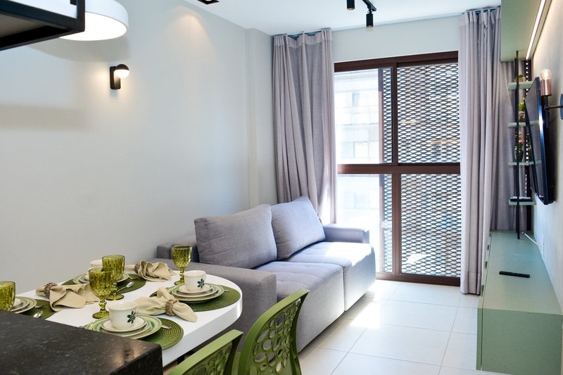 APARTAMENTO QUARTO E SALA VARANDA ELEVADOR PISCINA ACADEMIA GARAGEM LOCAÇÃO NA BARRA!!! Rua Alfredo Magalhães Salvador - 
