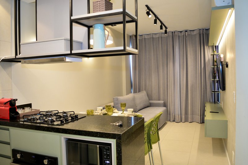 APARTAMENTO QUARTO E SALA VARANDA ELEVADOR PISCINA ACADEMIA GARAGEM LOCAÇÃO NA BARRA!!! Rua Alfredo Magalhães Salvador - 