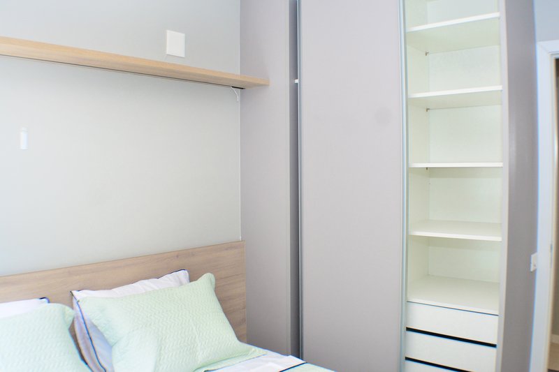APARTAMENTO QUARTO E SALA VARANDA ELEVADOR PISCINA ACADEMIA GARAGEM LOCAÇÃO NA BARRA!!! Rua Alfredo Magalhães Salvador - 