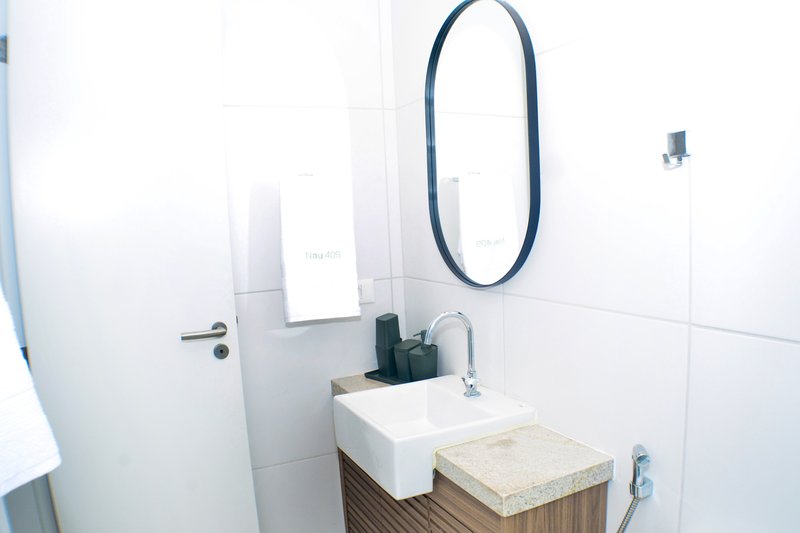 APARTAMENTO QUARTO E SALA VARANDA ELEVADOR PISCINA ACADEMIA GARAGEM LOCAÇÃO NA BARRA!!! Rua Alfredo Magalhães Salvador - 