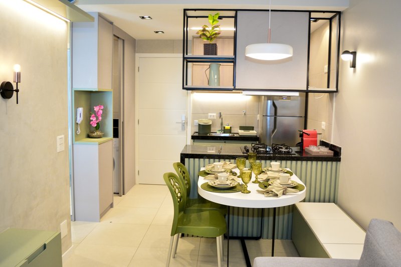 APARTAMENTO QUARTO E SALA VARANDA ELEVADOR PISCINA ACADEMIA GARAGEM LOCAÇÃO NA BARRA!!! Rua Alfredo Magalhães Salvador - 