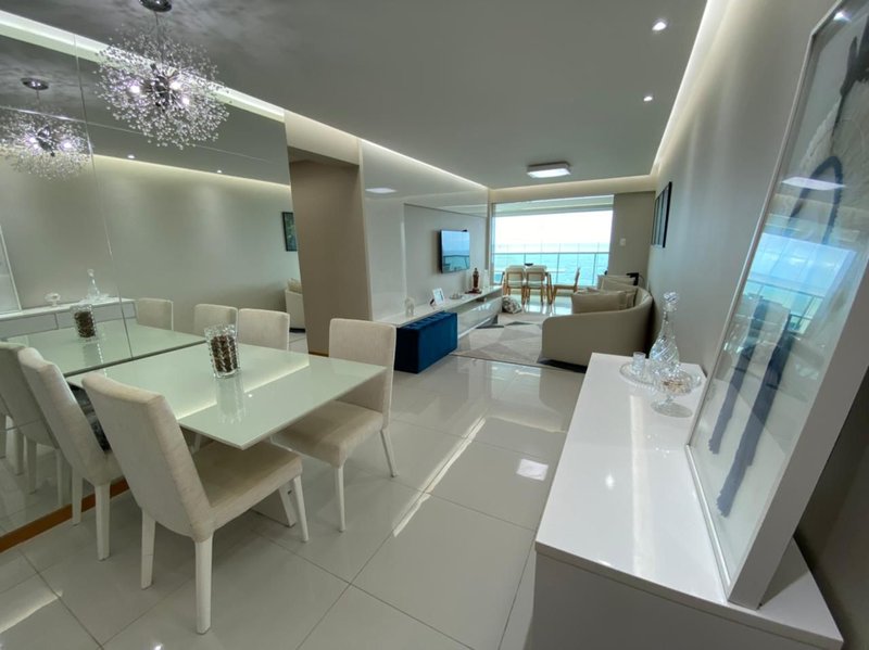 APARTAMENTO TRES QUARTOS VARANDA, ELEVADOR PISCINA, 3 GARAGENS SOLTAS!! Rua Rodrigues Dórea Salvador - 