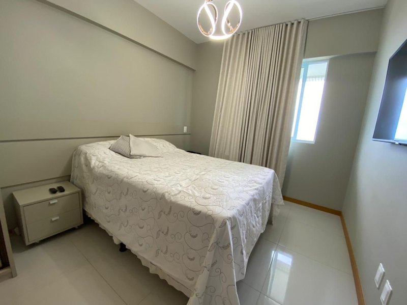 APARTAMENTO TRES QUARTOS VARANDA, ELEVADOR PISCINA, 3 GARAGENS SOLTAS!! Rua Rodrigues Dórea Salvador - 