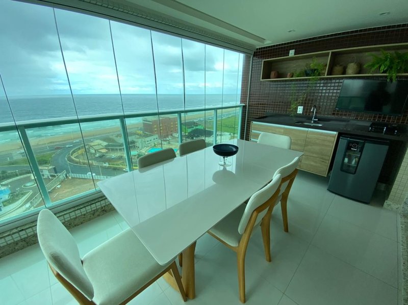 APARTAMENTO TRES QUARTOS VARANDA, ELEVADOR PISCINA, 3 GARAGENS SOLTAS!! Rua Rodrigues Dórea Salvador - 