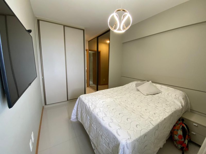 APARTAMENTO TRES QUARTOS VARANDA, ELEVADOR PISCINA, 3 GARAGENS SOLTAS!! Rua Rodrigues Dórea Salvador - 